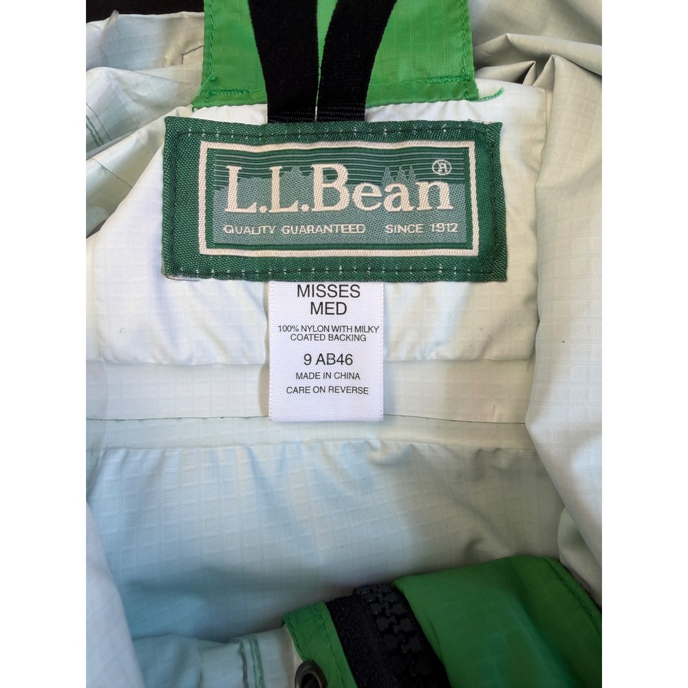LL Bean Stowaway Rain Jacket Womens Medium Green Ripstop Hooded Gorpcore Outdoor - Picture 9 of 14